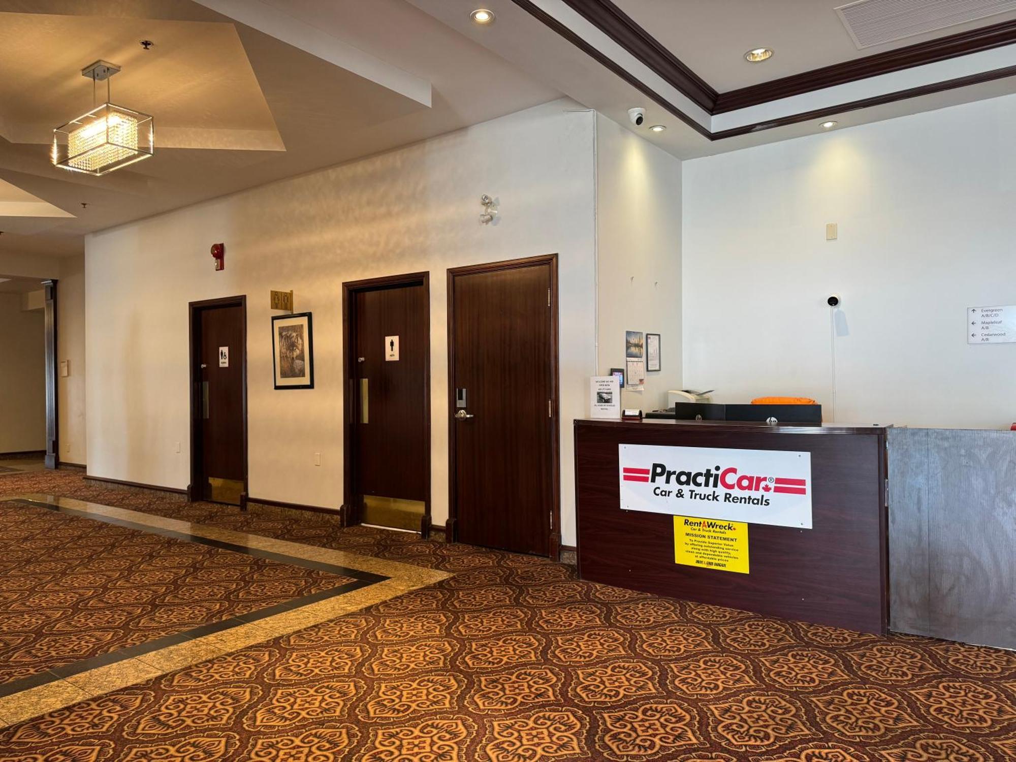 Hotel Divya Sutra Plaza And Conference Centre Airport 3*