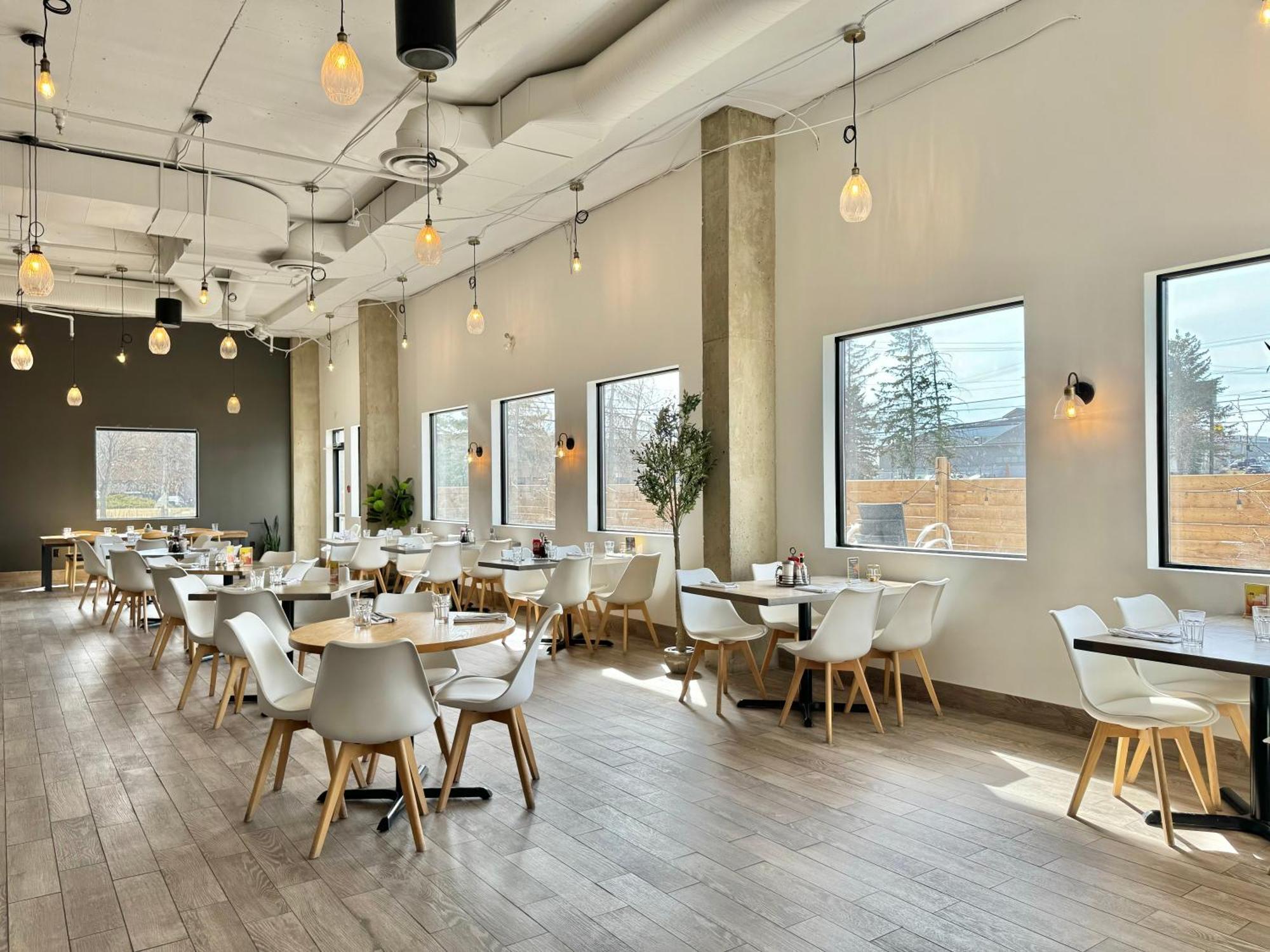 Divya Sutra Plaza And Conference Centre Airport Hotel Calgary