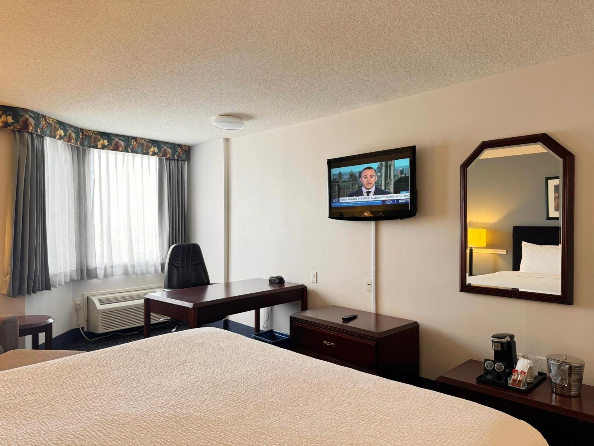 Hotel Divya Sutra Plaza And Conference Centre Airport 3*